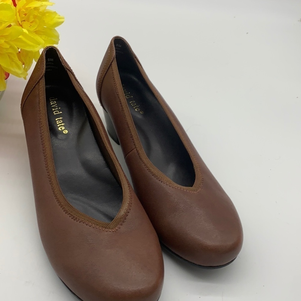 David Tate Brown Leather Low Pump Sz 9. MCH0804B